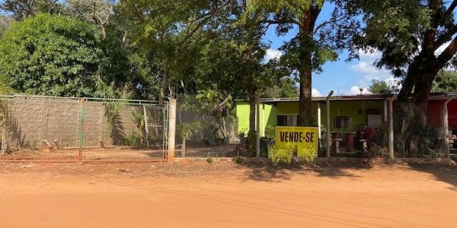 Casa e Comércio na Represa do Costa Azul em Avaré SP 