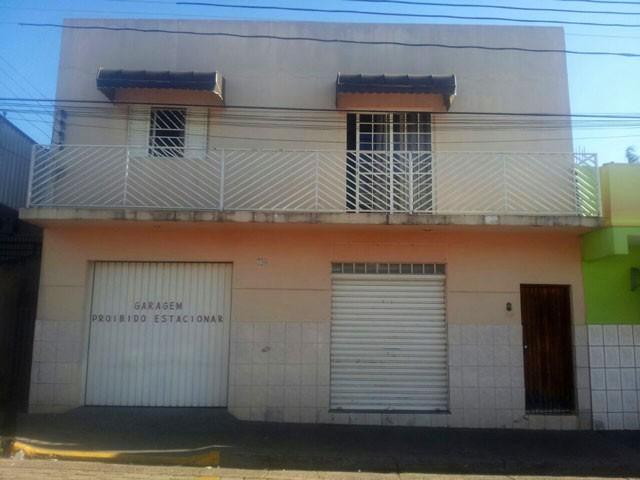 Casa e Área Comercia na Rua Félix Fagundes em Avaré SP - Avare