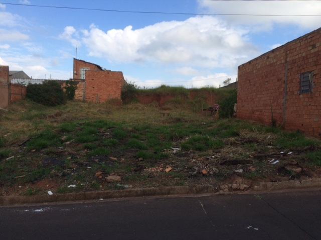 2 Lotes de Terreno no Bairro Vila Jardim em Avaré SP - Avaré