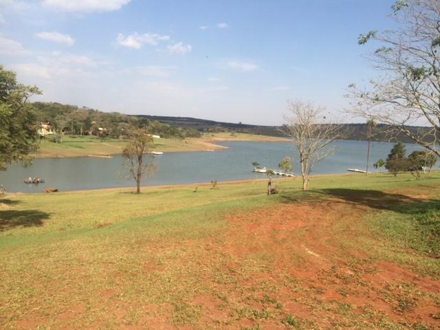 Terreno na Represa de Frente para Água no Condomínio Estribo em Avaré SP - Avaré