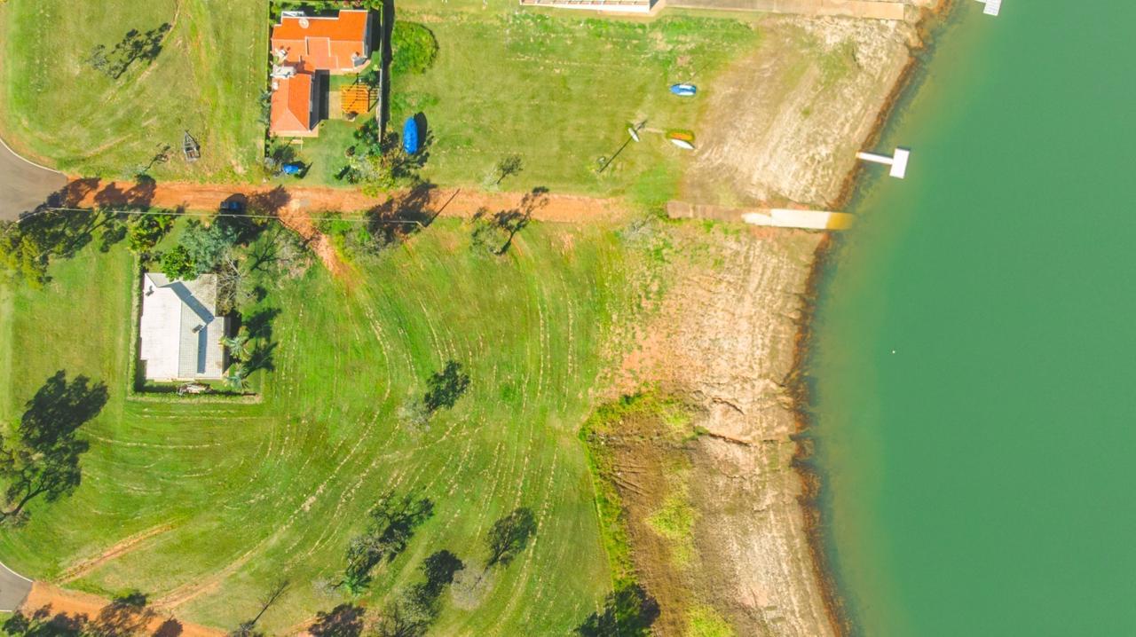 Terreno na Represa Pé na Areia no Reviera Sta Cristina XIII - Paranapanema