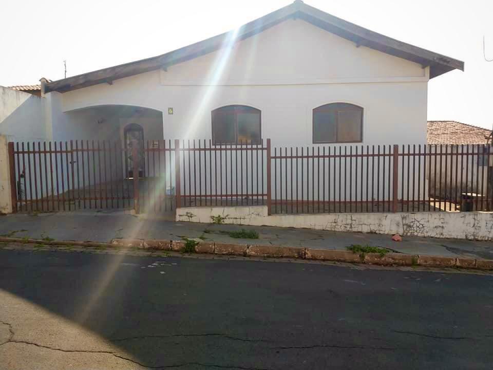 Casa em Cerqueira César - SP - Cerqueira César