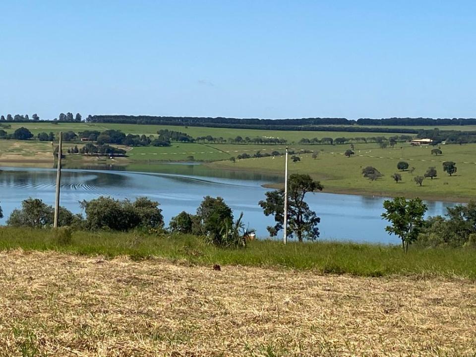 Terreno Represa no Cond. Porto Miramar - Avaré - SP - Avaré