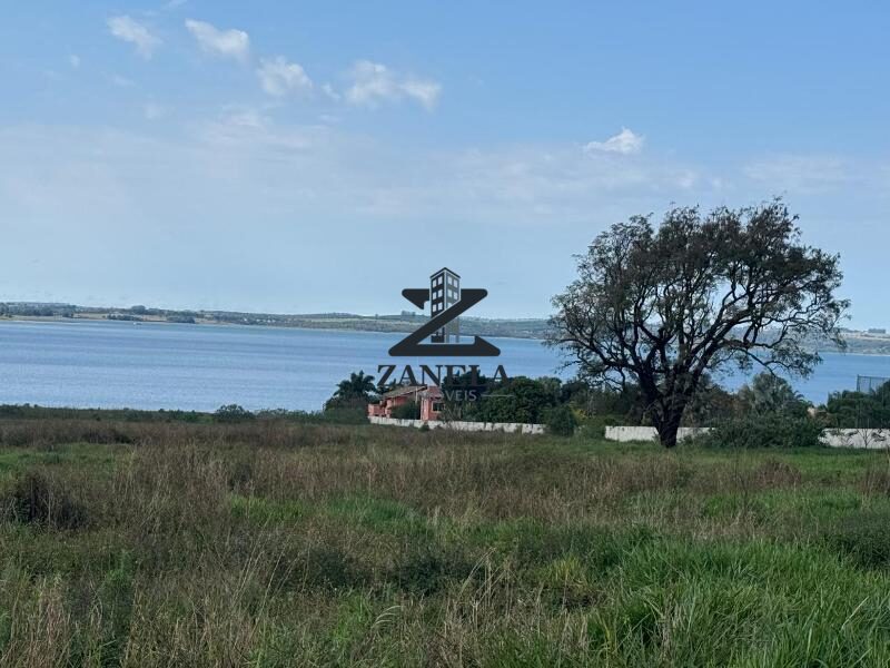 Terreno Pé na Água com 1.5 Alqueires em Avaré SP - Avaré